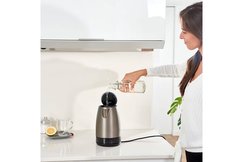 Vattenkokare Black+Decker 2200W 1.7L Borstat Rostfritt Stål - Silver - Servering & matlagning - Köksmaskin - Värma & koka - Vattenkokare
