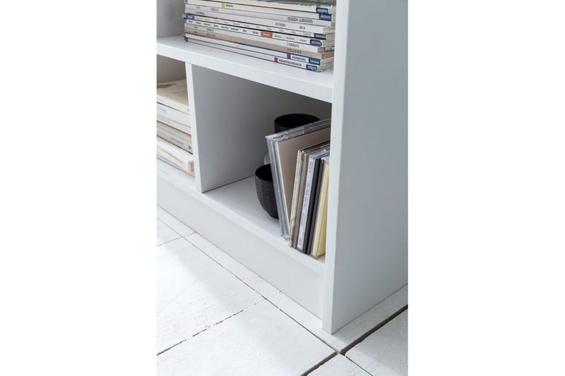 Bokhylla Wohnling Spånskiva med 8 Förvaringshyllor - Servering & matlagning - Karaff & tillbringare - Glasflaska