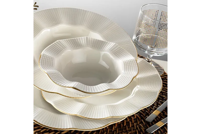Adine Middagsservis 24 Delar Porslin - Creme/Guld - Servering & matlagning - Tallrikar & skålar