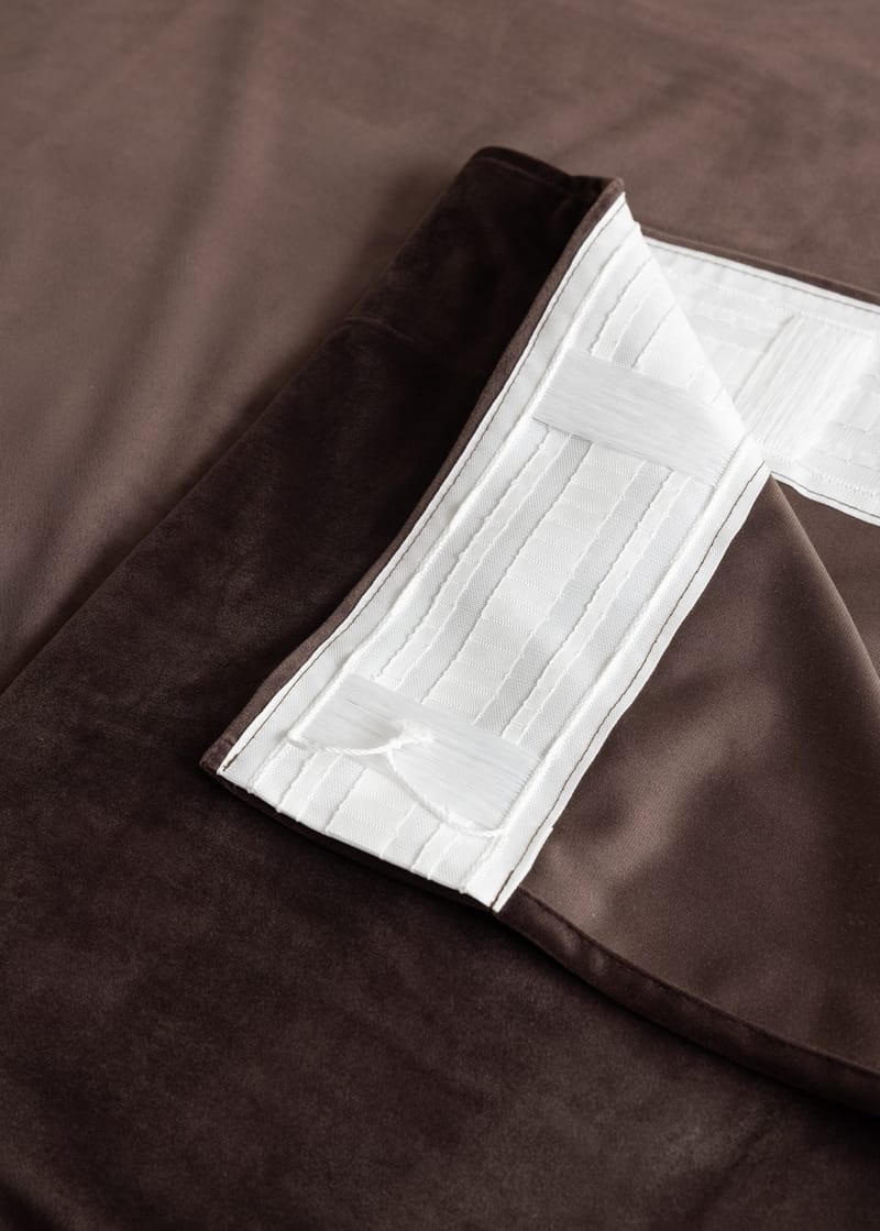 Gardin Elsa 140x250 cm - Chocolate - Textil & mattor - Gardiner - Gardinlängder - Veckbandslängder