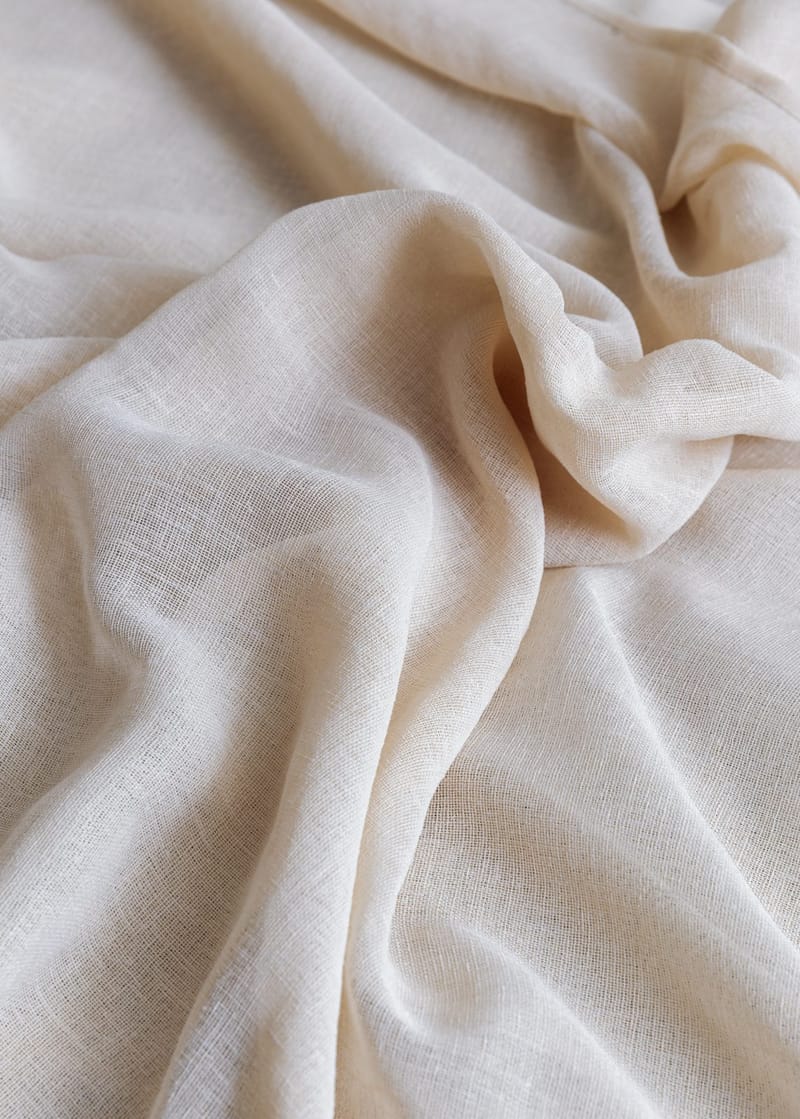 Gardin Felicia 140x240 cm - Naturvit - Textil & mattor - Gardiner - Gardinlängder - Öljettgardiner