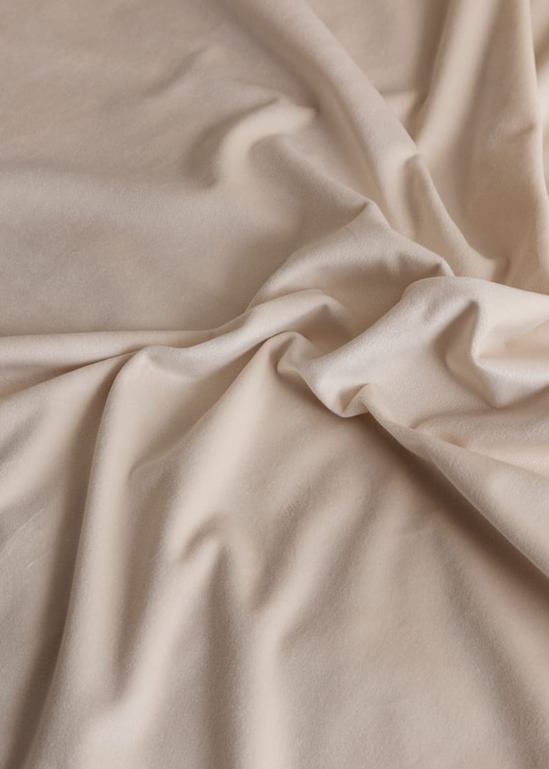 Gardin Saga 140x240 cm - Creme - Textil & mattor - Gardiner - Gardinlängder - Öljettgardiner