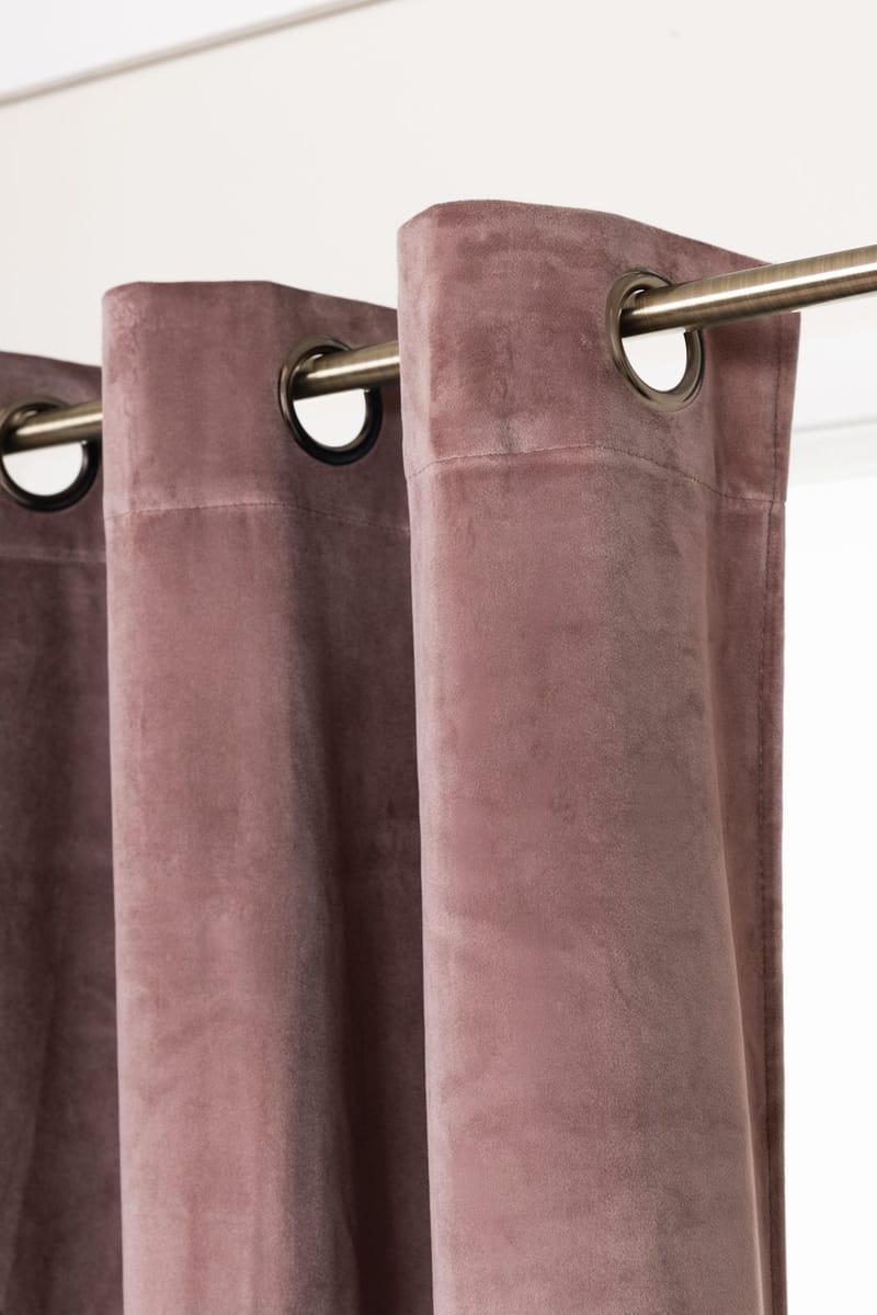 Gardin Saga 140x240 cm - Dusty Pink - Textil & mattor - Gardiner - Gardinlängder - Öljettgardiner