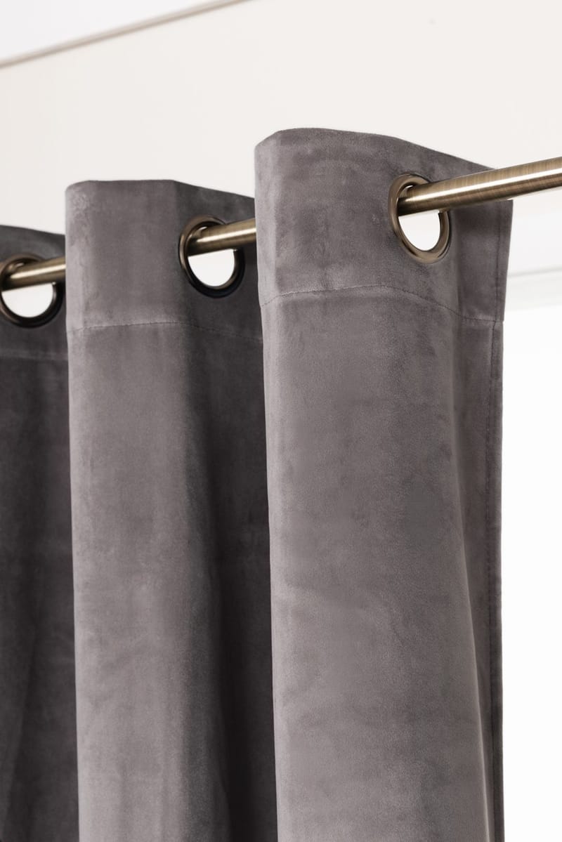 Gardin Saga 140x240 cm - Grey - Textil & mattor - Gardiner - Gardinlängder - Öljettgardiner