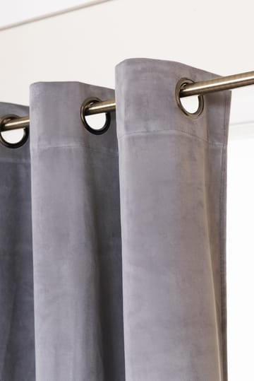 Gardin Saga 140x240 cm - Silver - Textil & mattor - Gardiner - Gardinlängder - Öljettgardiner