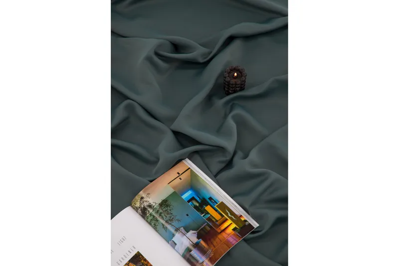 Evelyn Gardin 135x240 cm - Blå - Textil & mattor - Gardiner - Gardinlängder - Kanallängd