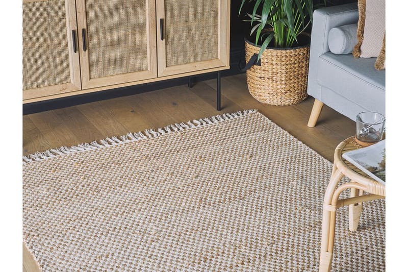 Matta 140 x 200 cm beige ZERDALI - Beige - Textil & mattor - Matta - Flatvävd matta