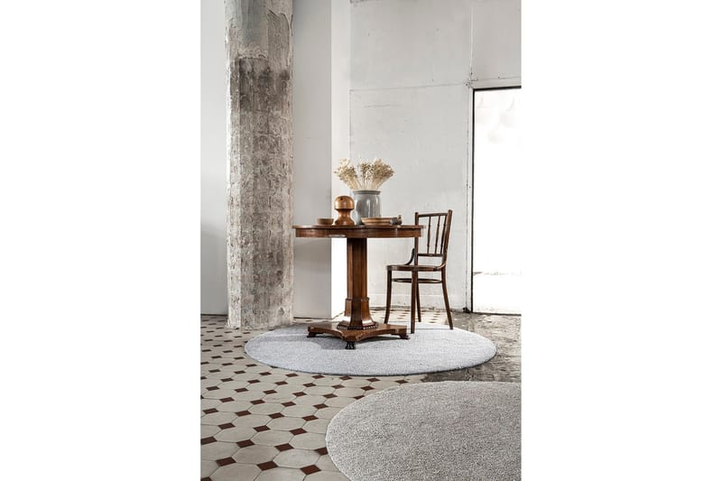 Viita Matta Rund 133 cm Grå - VM Carpets - Textil & mattor - Matta - Modern matta - Ullmatta