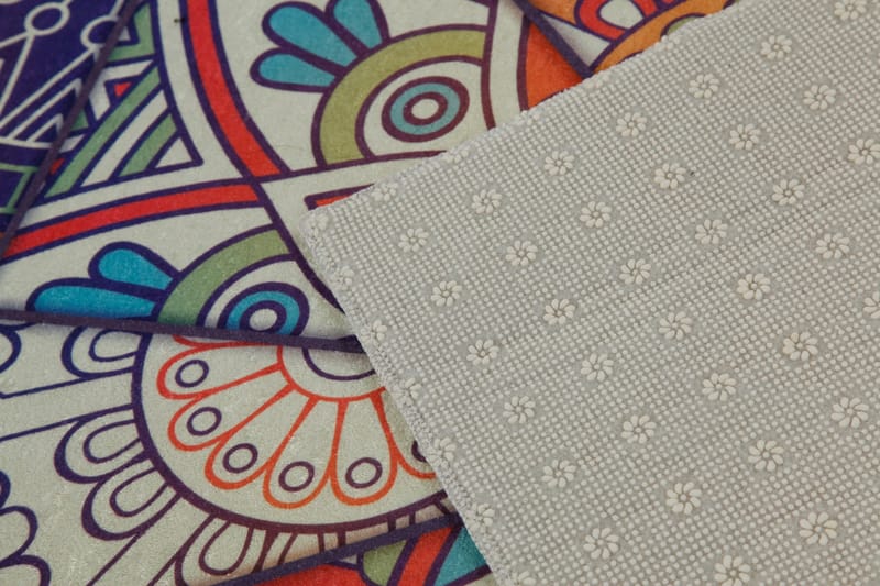Aremana Matta 100x150 cm - Flerfärgad - Textil & mattor - Matta - Modern matta - Wiltonmatta
