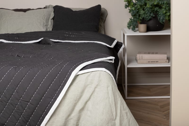 Juni Överkast 150x250 cm - Antracit - Textil & mattor - Sängkläder
