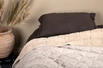 Nilla Överkast 150x250 cm - Beige - Textil & mattor - Sängkläder