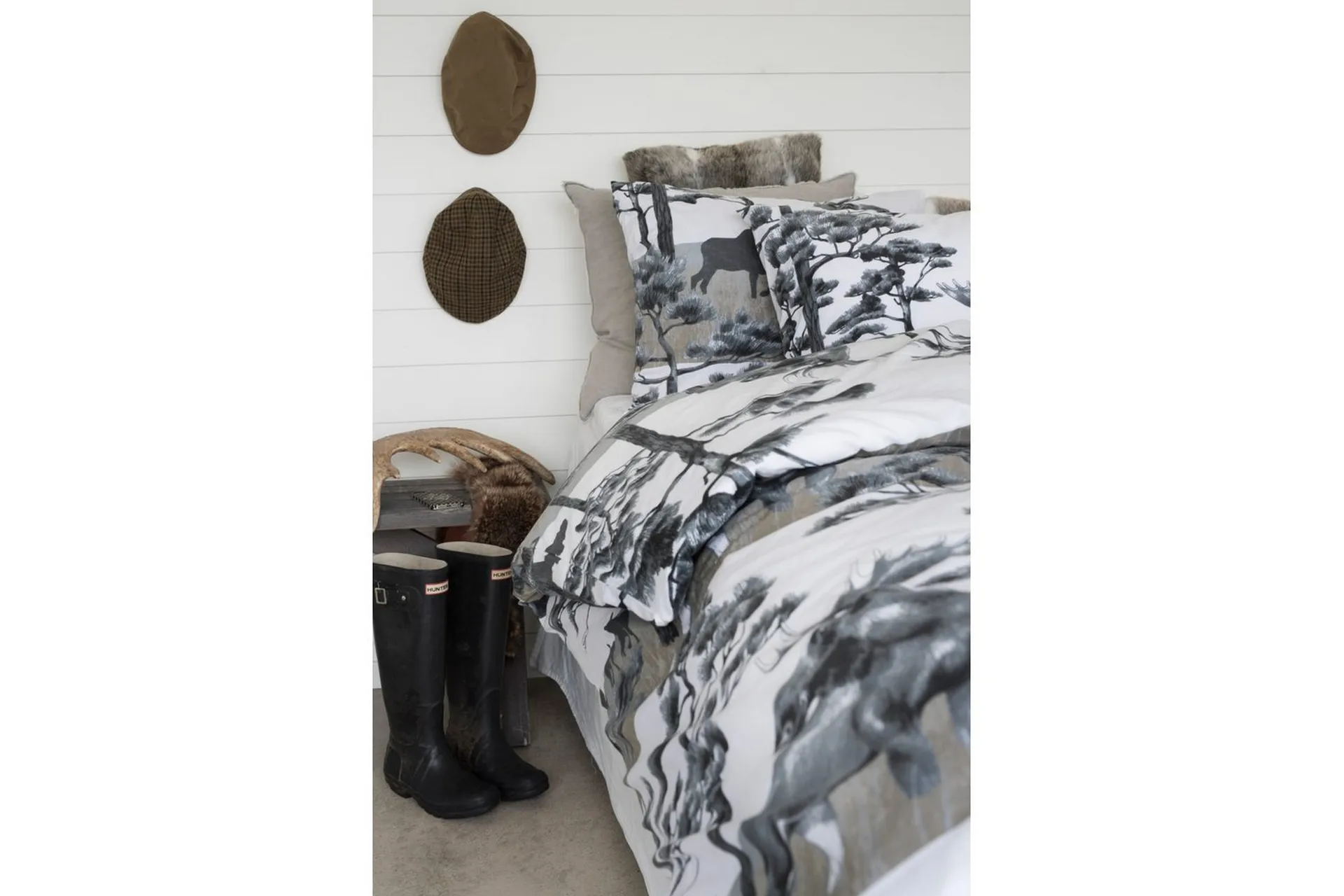 Alternativ bild 1 för Borganäs Påslakanset Älg