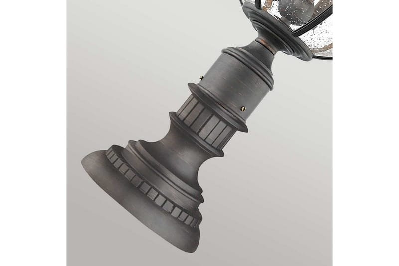 Sockellampa Kichler Halleron - Belysning - Utelampor & utomhusbelysning - Stolplykta & grindlykta