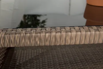 Bahamas Liten loungegrupp utomhus - Soffgrupp till balkong 2-sits - Litet loungeset konstrotting utemöbler - Beige med vita dynor - Utemöbler & utemiljö - Loungemöbler - Loungeset & loungegrupp