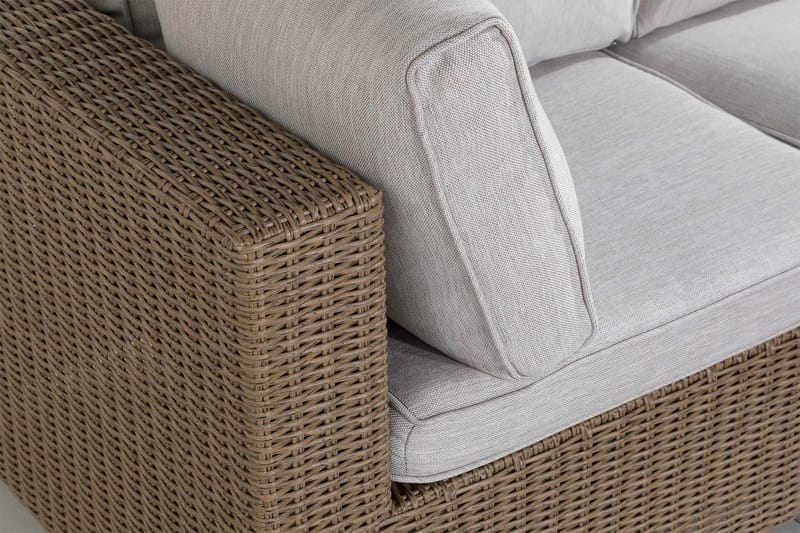 Marcus Stor Loungegrupp Utomhus - 6-sits Loungeset i Konstrotting för Uteplats och Trädgård - Beige / Vita dynor - Utemöbler & utemiljö - Loungemöbler - Loungeset & loungegrupp