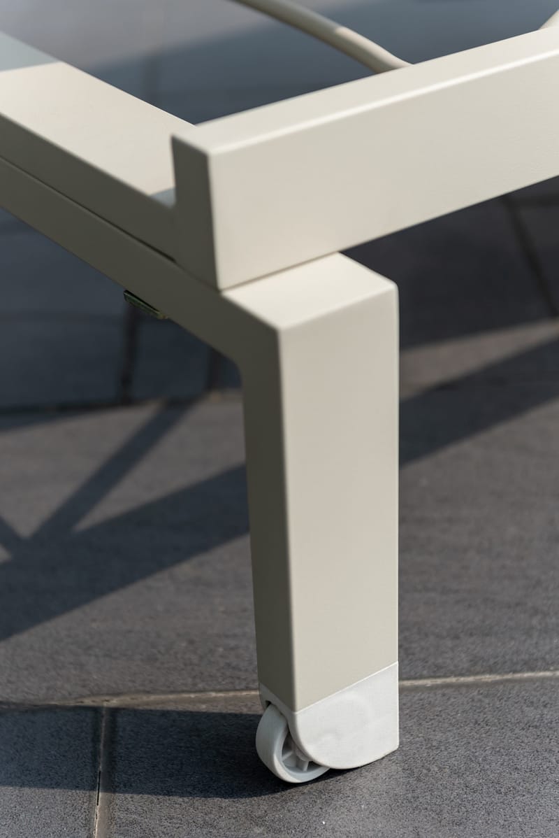 Solsäng för utomhusbruk Urbanite solsäng med hjul - grå - Utemöbler & utemiljö - Loungemöbler - Solbädd