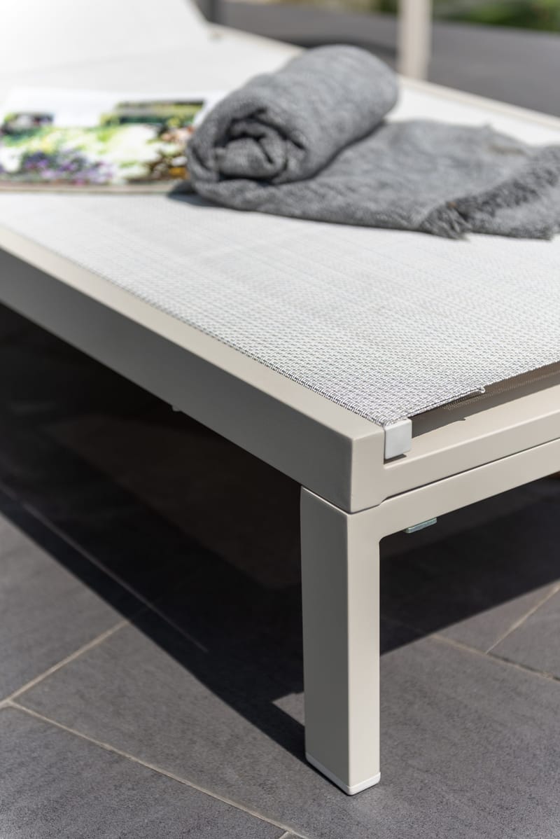Solsäng för utomhusbruk Urbanite solsäng med hjul - grå - Utemöbler & utemiljö - Loungemöbler - Solbädd