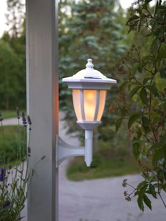 Flame Solcellslampa 63 cm - vit - Utemöbler & utemiljö - Trädgårdsdekoration & utemiljö - Trädgårdsbelysning