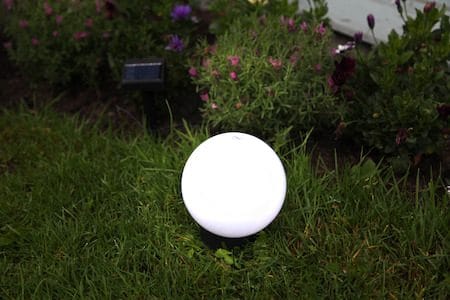 Globus Solcellsdekoration 15 cm - vit - Utemöbler & utemiljö - Trädgårdsdekoration & utemiljö - Trädgårdsbelysning