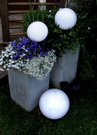 Globus Solcellsdekoration 15 cm - vit - Utemöbler & utemiljö - Trädgårdsdekoration & utemiljö - Trädgårdsbelysning