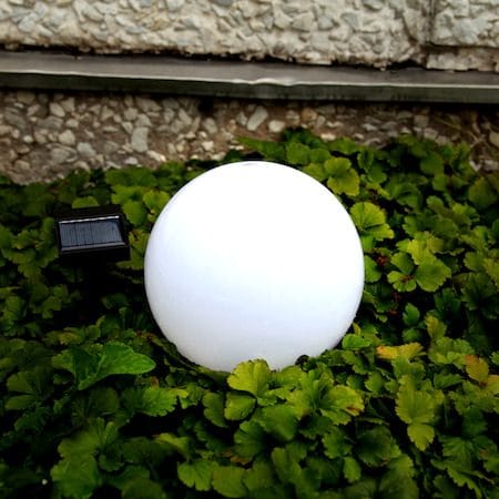 Globus Solcellsdekoration 20 cm - vit och svart - Utemöbler & utemiljö - Trädgårdsdekoration & utemiljö - Trädgårdsbelysning