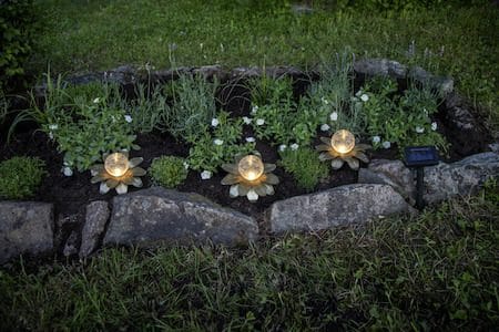 Lilly Solcellsdekoration 130 cm - guld - Utemöbler & utemiljö - Trädgårdsdekoration & utemiljö - Trädgårdsbelysning