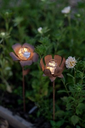 Oxida Flower 2 pack Solcellsdekoration 13 cm - rost - Utemöbler & utemiljö - Trädgårdsdekoration & utemiljö - Trädgårdsbelysning
