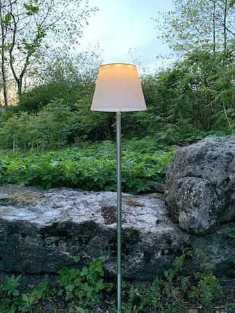 Solini Solcellslampa 90 cm - vit/silver - Utemöbler & utemiljö - Trädgårdsdekoration & utemiljö - Trädgårdsbelysning