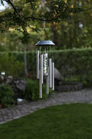 Bubbly Solcellsvindspel 35 cm - silver - Utemöbler & utemiljö - Trädgårdsdekoration & utemiljö - Trädgårdsfigurer & trädgårdsprydnad