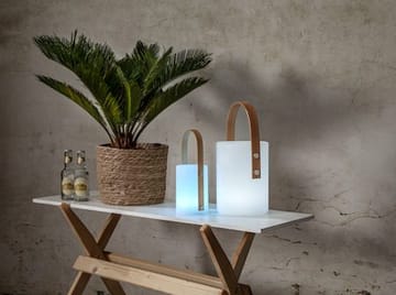 Lucie Lykta 19 cm - vit med brunt handtag - Utemöbler & utemiljö - Trädgårdsdekoration & utemiljö - Trädgårdsfigurer & trädgårdsprydnad - Utelykta