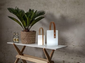 Lucie Lykta 19 cm - vit med brunt handtag - Utemöbler & utemiljö - Trädgårdsdekoration & utemiljö - Trädgårdsfigurer & trädgårdsprydnad - Utelykta