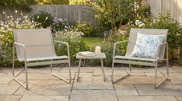 Pelanda Caféset Utomhus - Bord med frostad glasskiva och fåtöljer i stål - Beige - Utemöbler & utemiljö - Loungemöbler - Loungeset & loungegrupp