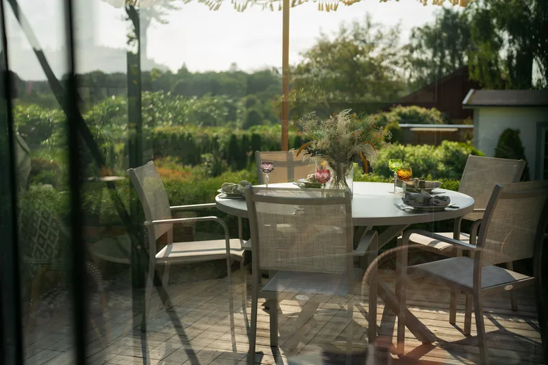 Bord Hillerstorp Hånger Ø140 cm - Grå - Utemöbler & utemiljö - Utebord & trädgårdsbord - Matbord utomhus