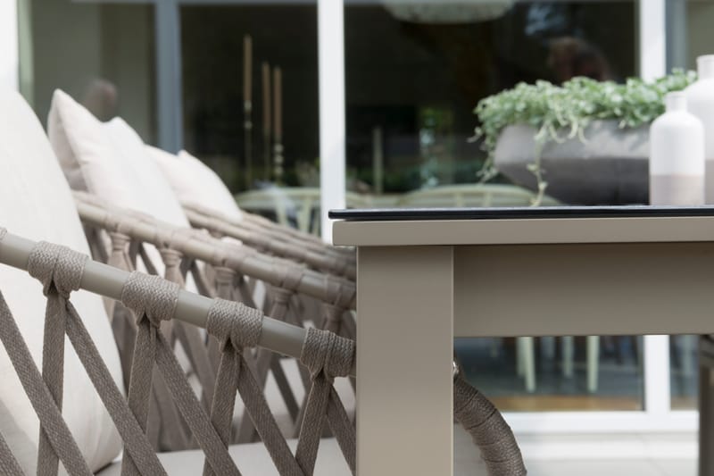 Hillerstorp Jet Set Matbord Utomhus 90 cm Beige - Beige - Utemöbler & utemiljö - Utebord & trädgårdsbord - Matbord utomhus