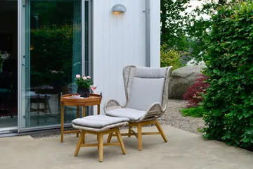 Hillerstorp Himmelsnäs Runt Sidobord BrickUtebord och Avlastningsbord Utomhus 60 cm Trä - Brun - Utemöbler & utemiljö - Utebord & trädgårdsbord - Sidobord utomhus