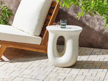 Sidobord utomhus Idro 42 cm Terrazzoeffekt - Vit - Utemöbler & utemiljö - Utebord & trädgårdsbord - Sidobord utomhus