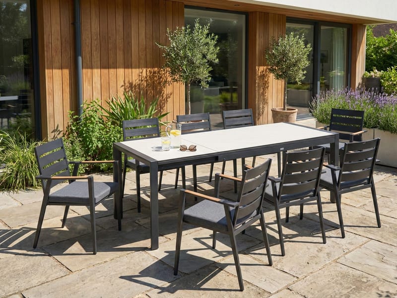 Utdragbart Matbord utomhus Binasco 160/220 cm - Beige/Svart - Utemöbler & utemiljö - Utebord & trädgårdsbord - Matbord utomhus