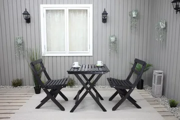 Wilma Caféset 65x65 cm + 2 Utestolar Grå/Vit - Baltic Garden - Utemöbler & utemiljö - Utegrupp - Cafegrupp & cafeset