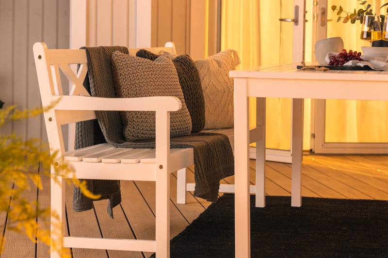 Matgrupp Oaxen 180 cm + 2 Stolar + Bänk Vit/Akacia - KWA - Matgrupp utomhus