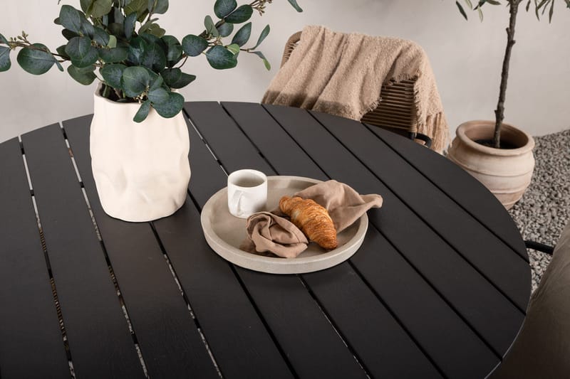 Break Matgrupp Utomhus Rund 120 cm + 4 st Lindos Karmstolar - Svart/Beige - Utemöbler & utemiljö - Utegrupp - Matgrupp utomhus