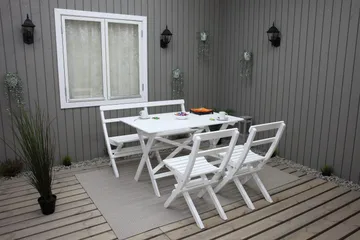 Larios Matgrupp Utomhus + 2 Ihoppfällbara Utestolar + Bänk Utomhus - Vit - Utemöbler & utemiljö - Utegrupp - Matgrupp utomhus