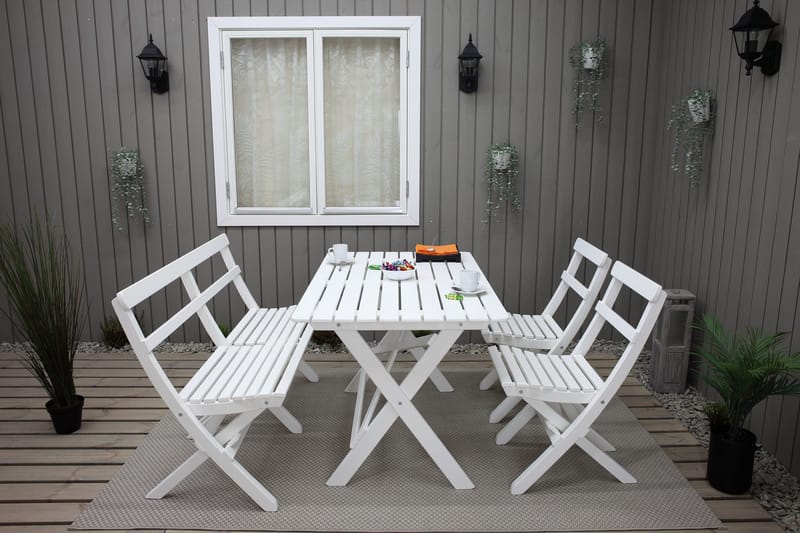 Larios Matgrupp Utomhus + 2 Ihoppfällbara Utestolar + Bänk Utomhus - Vit - Utemöbler & utemiljö - Utegrupp - Matgrupp utomhus