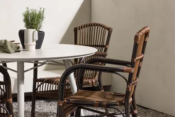 Lina Matgrupp Rund 120 cm + 4 st Galera Karmstolar Brun/Vit - Brun/Vit - Utemöbler & utemiljö - Utegrupp - Matgrupp utomhus