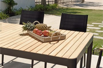 Matgrupp Utomhus Portals 161x95 cm + 4 Karmstolar + Bänk - Teak/Svart - Utemöbler & utemiljö - Utegrupp - Matgrupp utomhus