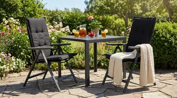 Tunis Matgrupp Utomhus 90x90 + 2 Monaco Light Positionsstol m Dyna - Svart/Grå - Utemöbler & utemiljö - Utegrupp - Matgrupp utomhus