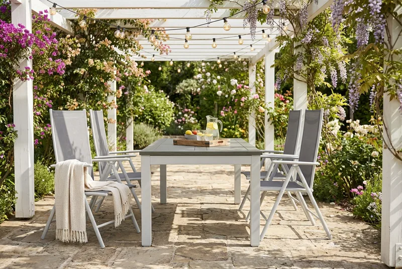 Monaco utomhus matgrupp förlängningsbart 150-250x90 med 4 Maggie positionsstolar - Vit/Grå - Utemöbler & utemiljö - Utegrupp - Matgrupp utomhus