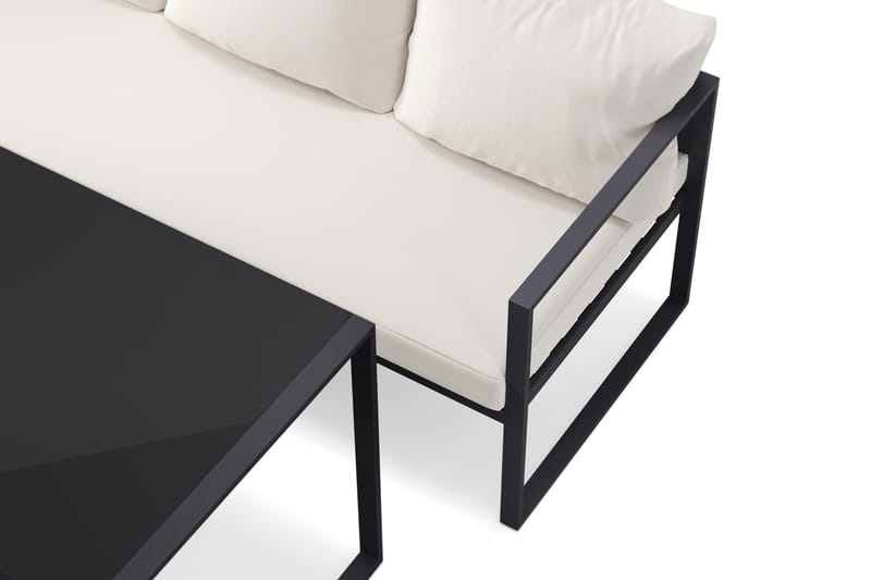 Silvia Loungegrupp i metall utomhus med soffbord med glasskiva och soffa med vita dynor - Svart - Utemöbler & utemiljö - Utegrupp - Soffgrupp utomhus