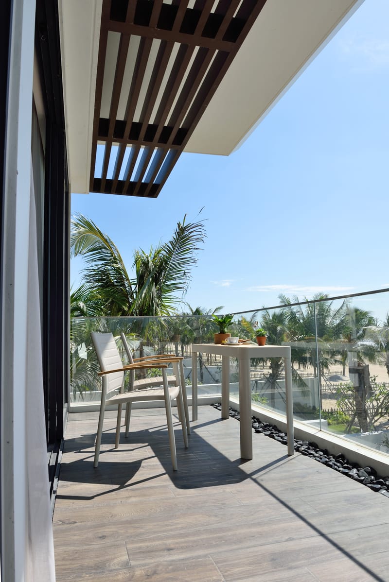 Utomhus balkongset Portals balkongbord + 2 carver carver-stolar - ljus ecru/korallsand - Utemöbler & utemiljö - Utegrupp - Cafegrupp & cafeset