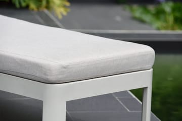 Utomhusset Portals solstol + C-shape sidobord - beige/trä - Utemöbler & utemiljö - Utestol & trädgårdsstol - Solstol