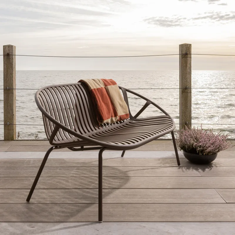 Bänk Bruce 134 cm Utomhus - Lila/Brun - Utemöbler & utemiljö - Utesoffa - Trädgårdsbänk & utebänk